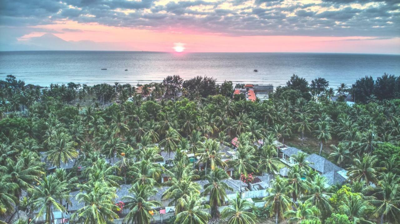 Sunset Palms Resort กีลีตราวางัน ภายนอก รูปภาพ